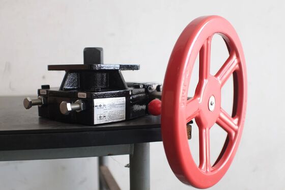 हाथ पहिया संचालित मैनुअल ओवरराइड गियरबॉक्स दोहरे अभिनय एल्यूमीनियम निर्माण के साथ वायवीय एक्ट्यूएटर के लिए