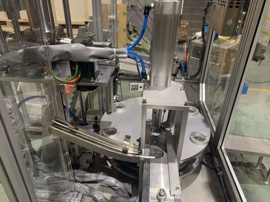 पूर्ण स्वचालित क्षैतिज भरने की मशीन बहु-मुख्य भरने वाले वाल्व, वायवीय उठाने और पीएलसी नियंत्रण के साथ ग्लास गोंद, सिलिकॉन गोंद और सीलिंग गोंद के लिए